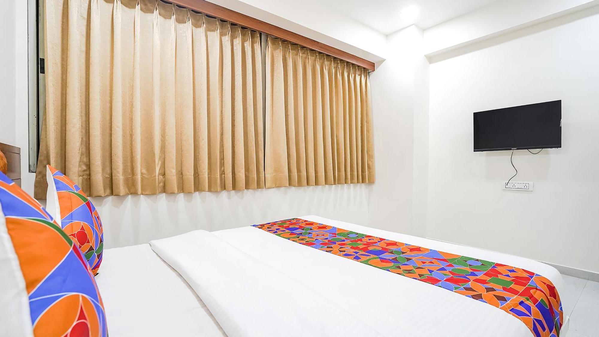Fabhotel Vishala In Ahmadábád Kültér fotó
