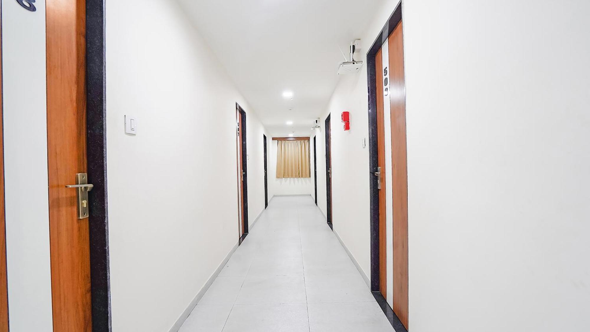 Fabhotel Vishala In Ahmadábád Kültér fotó