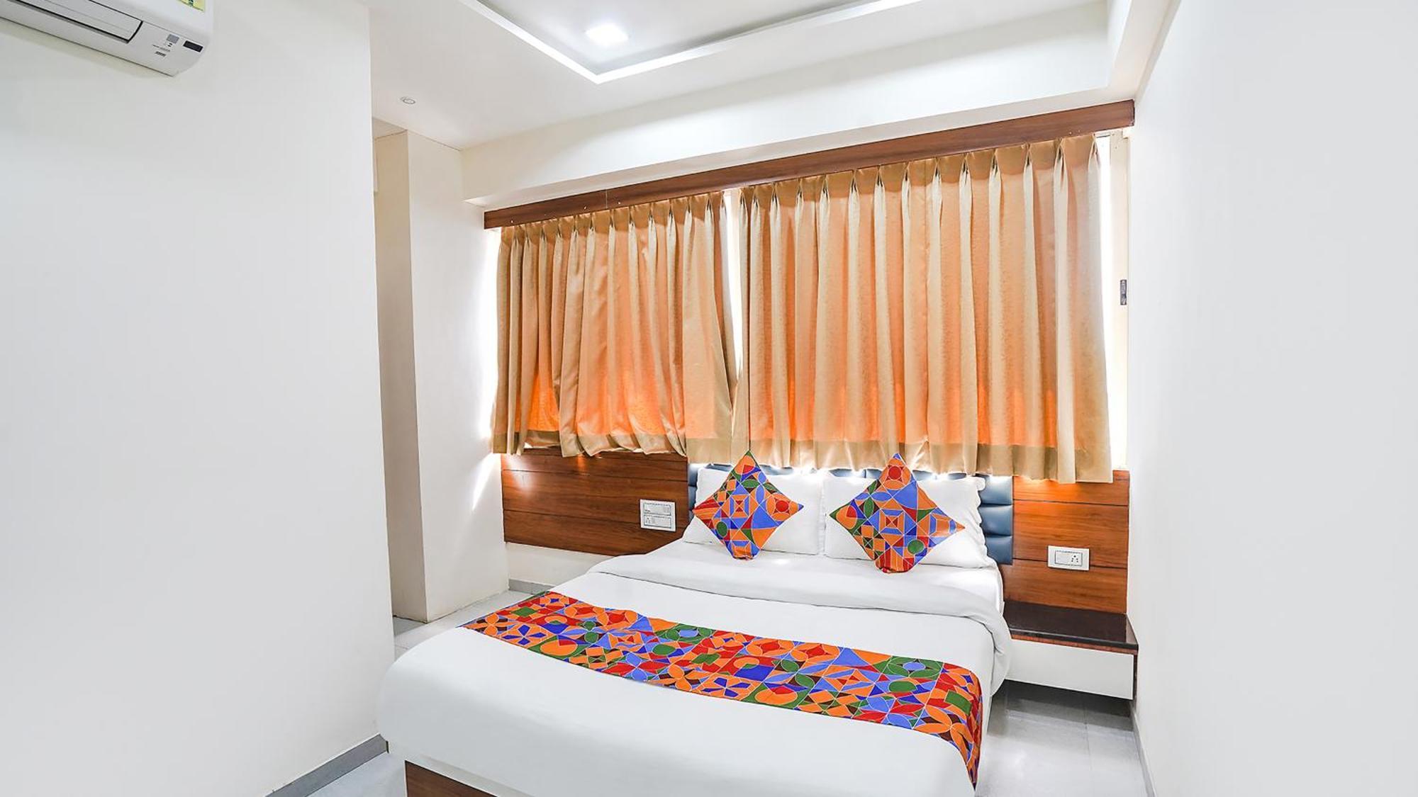 Fabhotel Vishala In Ahmadábád Kültér fotó