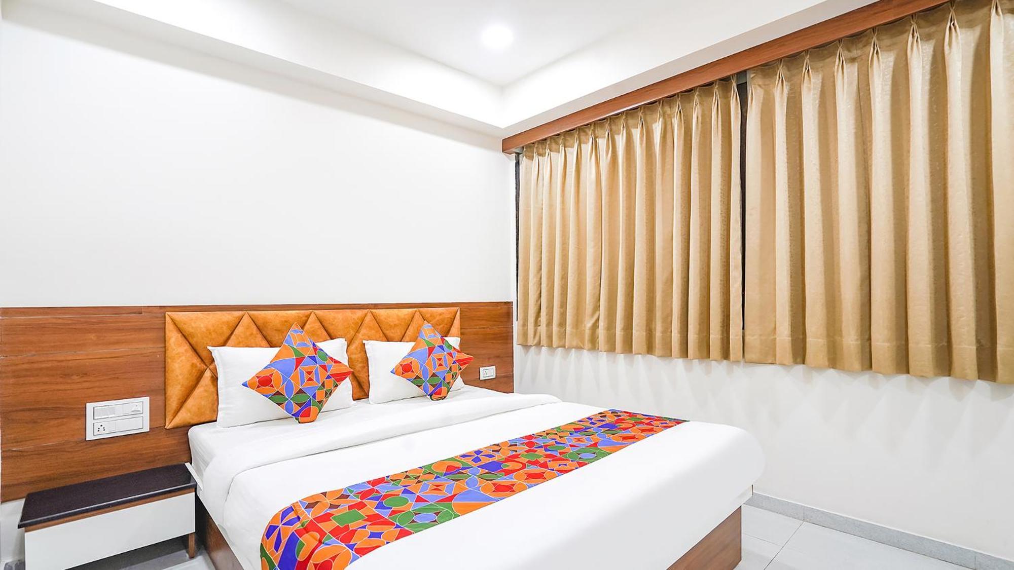 Fabhotel Vishala In Ahmadábád Kültér fotó