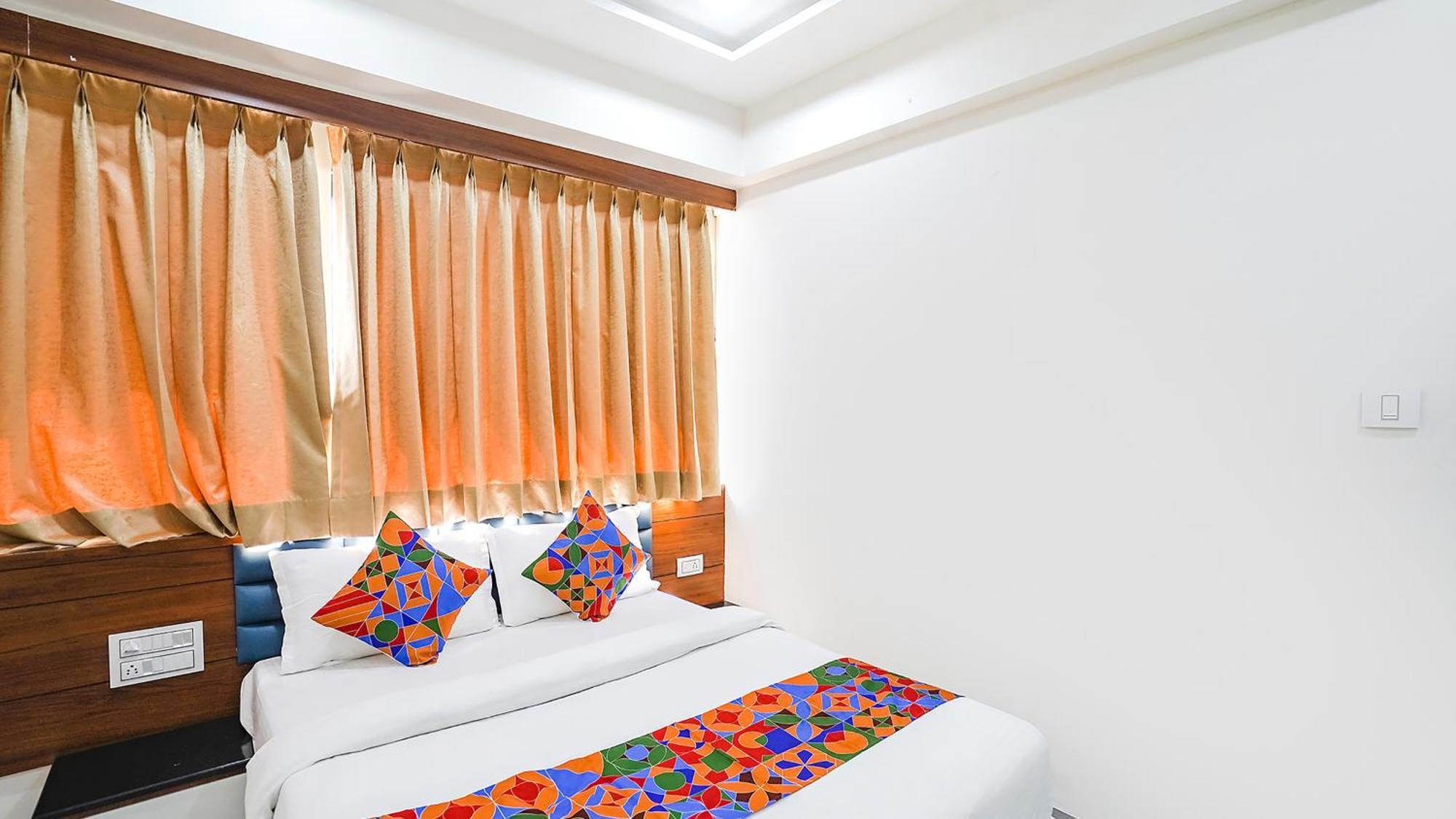 Fabhotel Vishala In Ahmadábád Kültér fotó