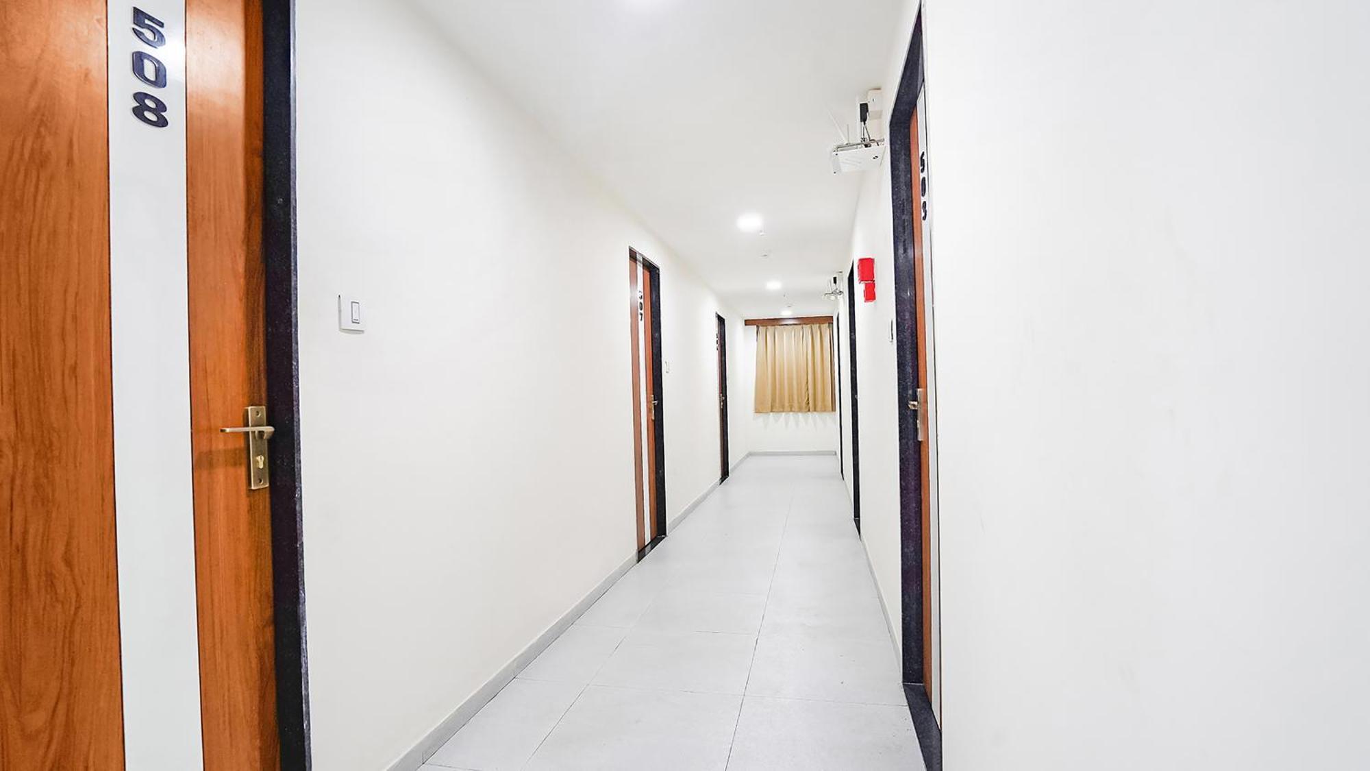 Fabhotel Vishala In Ahmadábád Kültér fotó